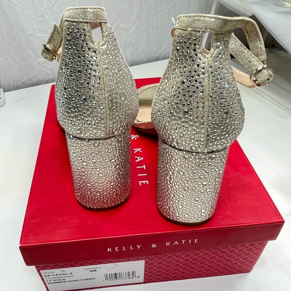 NWT Kelly & Katie Womens Caital Sandal -X Shimmer Gold Block Heel 9M KK-CAITAL-X - Picture 11 of 14